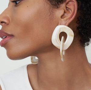 M.M.LaFleur Ivory Briar Resin Earrings